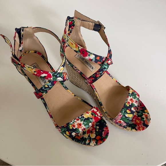 Steve Madden Colorful Floral Wedge Sandals 7.5 - Picture 2 of 5